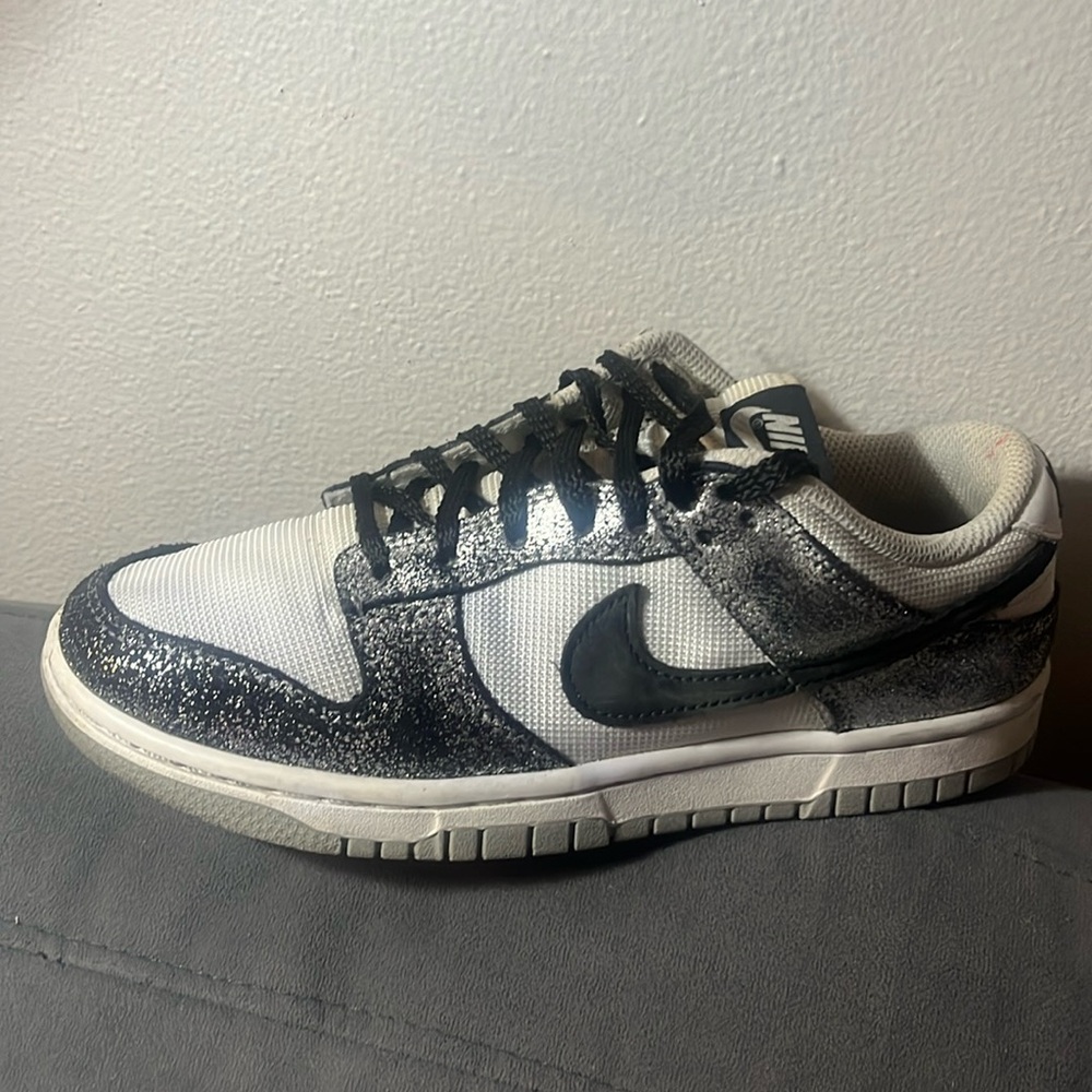 Size 6 Nike Dunks